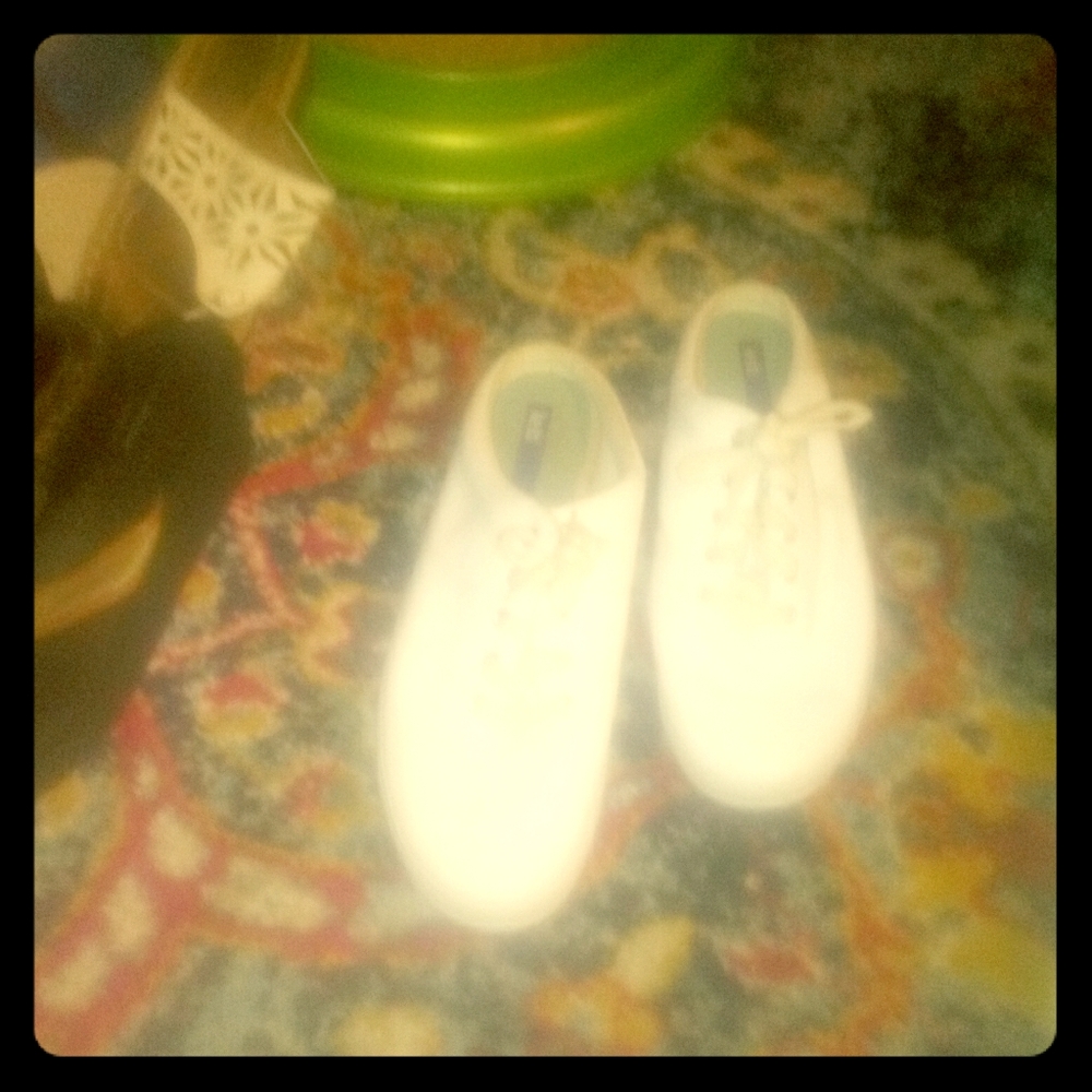 Leather sneakers